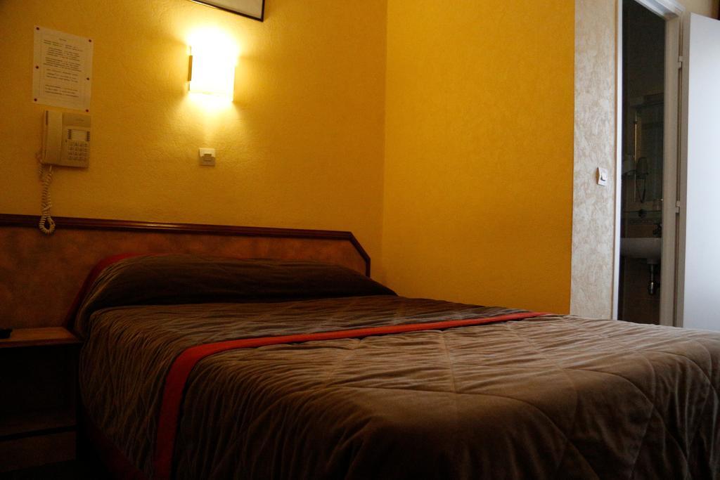 Coq Hotel Paris Ruang foto